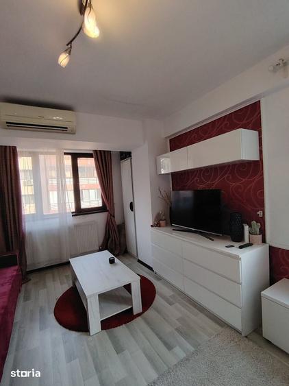 Apartament cu 3 camere în Tei
