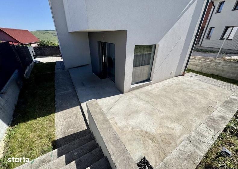 Casă cu 4 camere cu Teren 500 Mp în Central