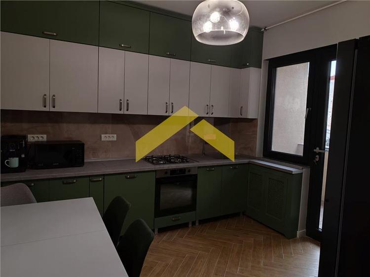 Apartament cu 4 camere decomandat în Ultracentral