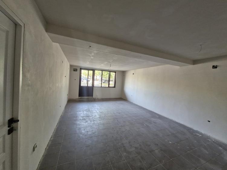 Casă cu 4 camere cu Teren 478 Mp în Central