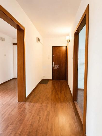 Apartament cu 4 camere decomandat în Scriitorilor