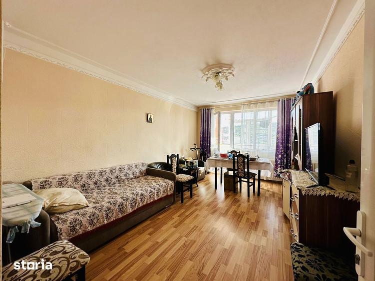 Apartament cu 3 camere decomandat în Alexandru cel Bun