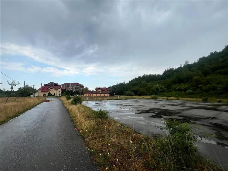 Casă individuală cu 2 camere cu Teren 5800 Mp în Tărlungeni