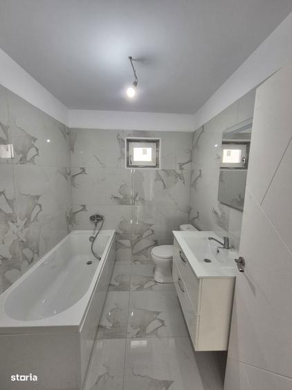 Casă cu 5 camere cu Teren 335 Mp în Vidra