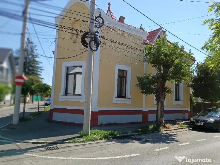 Casă cu 3 camere în Central