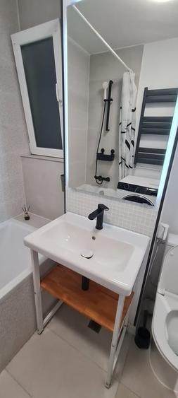 Apartament cu 2 camere decomandat în Eroii Revoluției