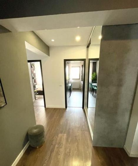 Apartament cu 3 camere decomandat, mobilat în Băneasa