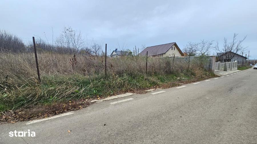 Teren de 921 mp, în Rediu