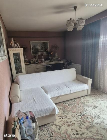 Apartament cu 4 camere decomandat în Tomis III