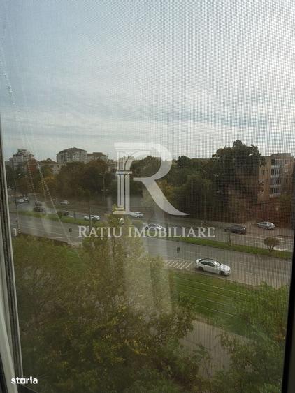 Apartament cu 3 camere decomandat în Dacia