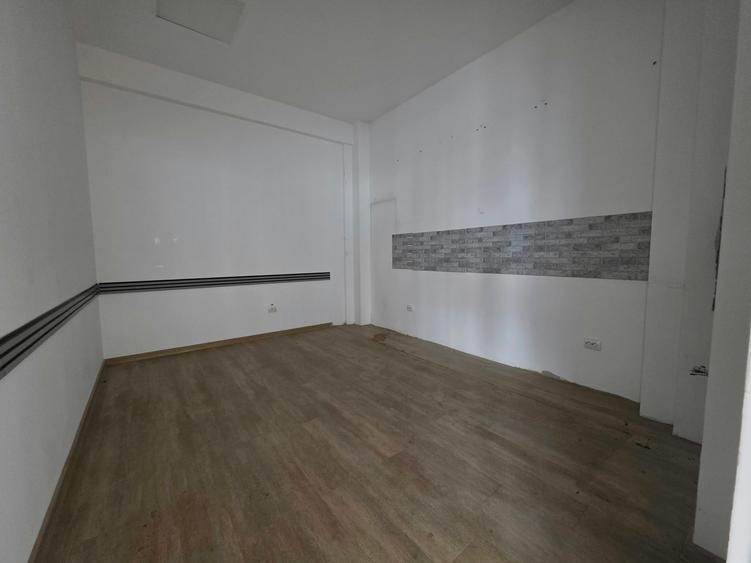 Spațiu comercial, de 560 mp, în Tătărași