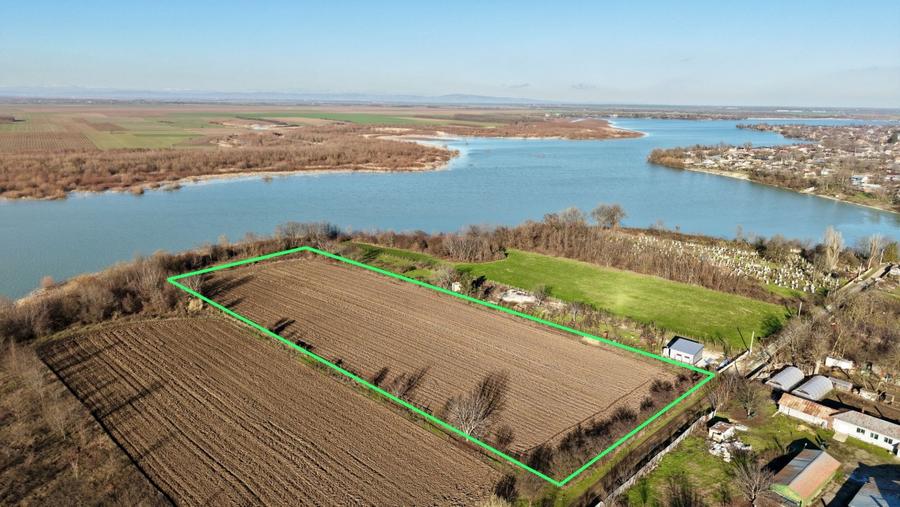 Teren Construcții intravilan de 16500 mp, în Dridu