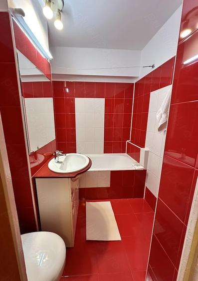 Apartament cu 3 camere, mobilat în Titulescu