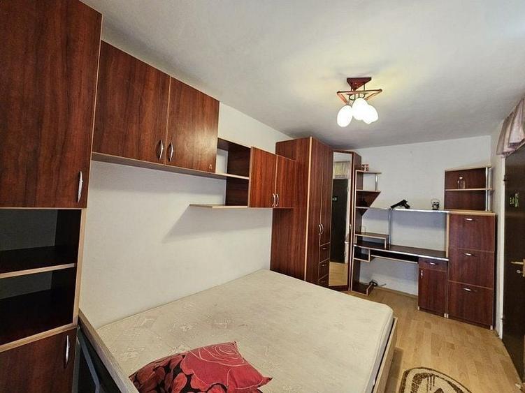 Apartament cu 3 camere decomandat, mobilat în Dristor