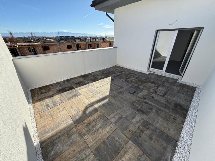 Penthouse 2 camere, 2 terase 40 mp, lift, incalz pardoseala, baie cu geam + TVA - 1