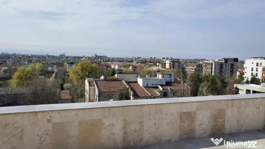 Apartament cu 5 camere decomandat în Sisești
