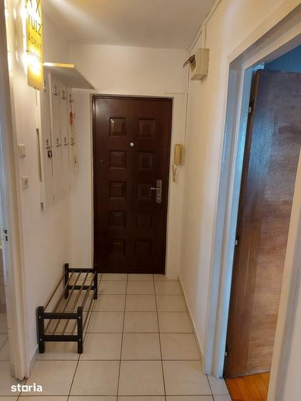 Garsonieră decomandată în Tei