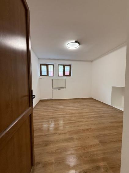Ofer spre închiriere  apartament Universitate-Piața Rosetti - 3