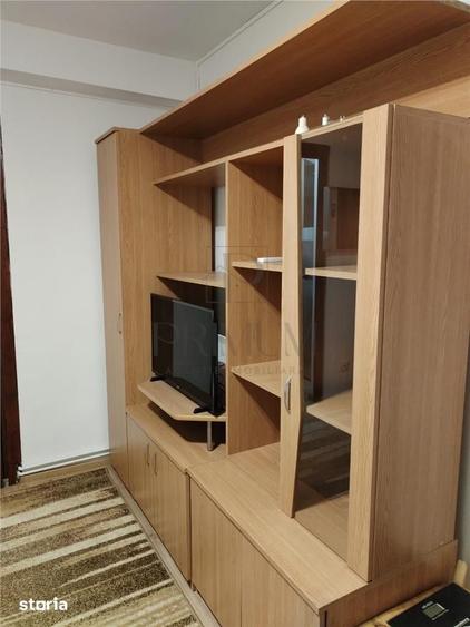 Garsonieră decomandată, mobilată în Bucovina
