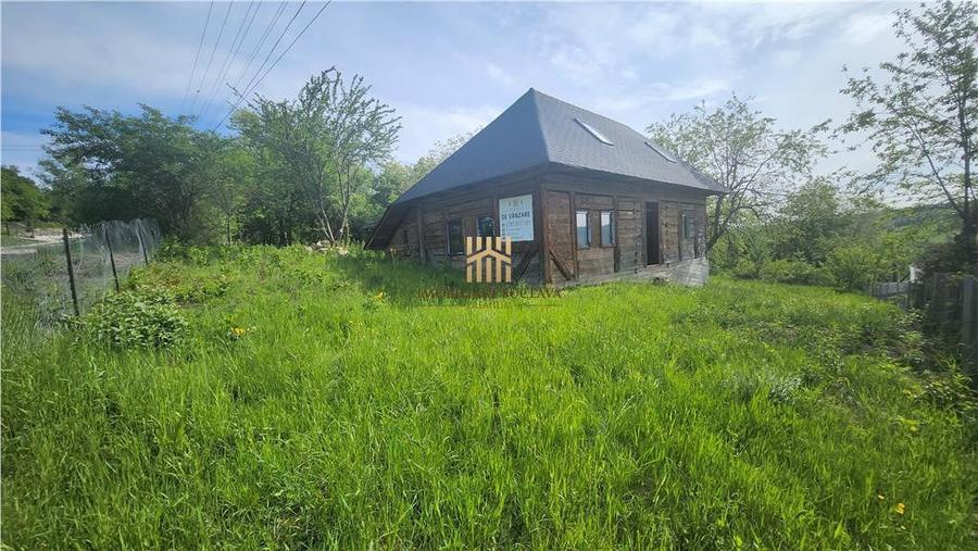 Casă cu 4 camere cu Teren 429 Mp în Cacica