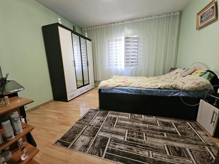 Casă individuală cu 4 camere cu Teren 1000 Mp în Central