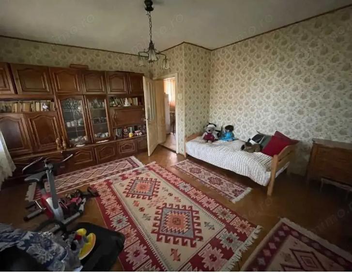 Casă cu 4 camere cu Teren 100 Mp în 14 Mai