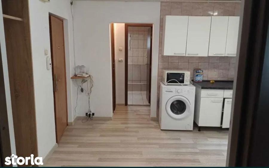 Apartament cu 2 camere decomandat în Plopilor