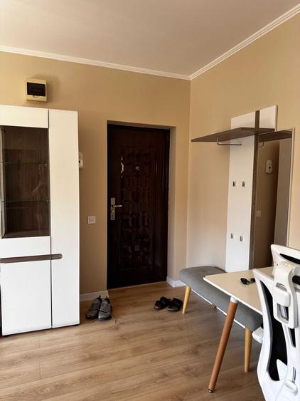 Apartament cu 2 camere semidecomandat în Florești