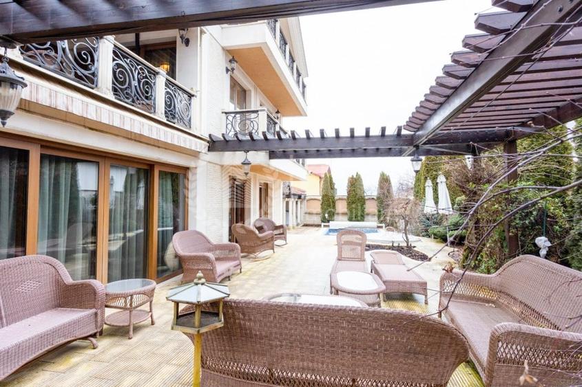 Casă individuală cu 10 camere cu Piscina în Andrei Mureșanu