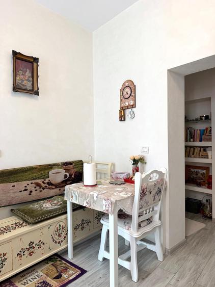 Apartament cu 2 camere semidecomandat în Universitate