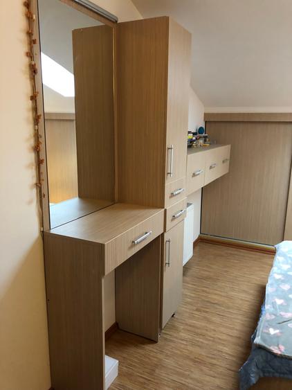 Apartament cu 3 camere semidecomandat, mobilat în Dristor