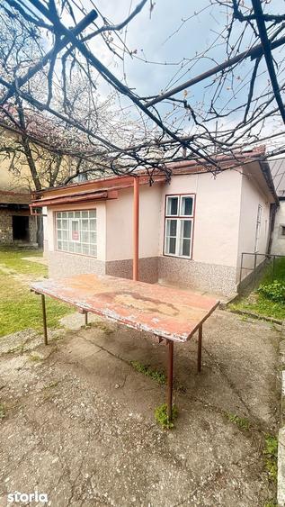Casă cu 3 camere cu Canalizare în Ultracentral