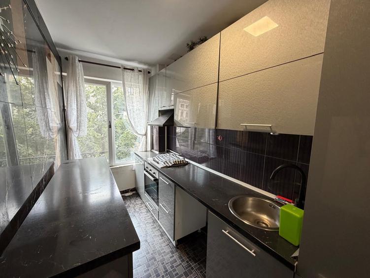 Apartament cu 2 camere semidecomandat în P-ța Romană