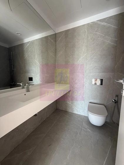Apartament cu 4 camere decomandat în Lacul Tei