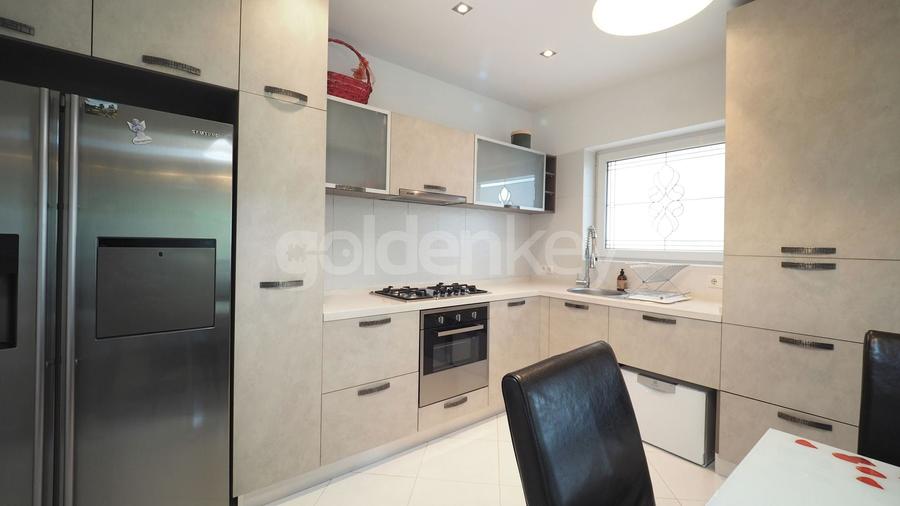 Apartament cu 4 camere decomandat, mobilat în Pipera