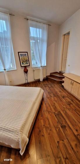 Vanzare apartament trei camere transformate in doua vila Armeneasca - 2