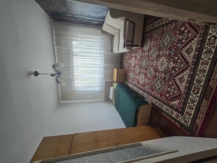 Apartament cu 4 camere decomandat în Central