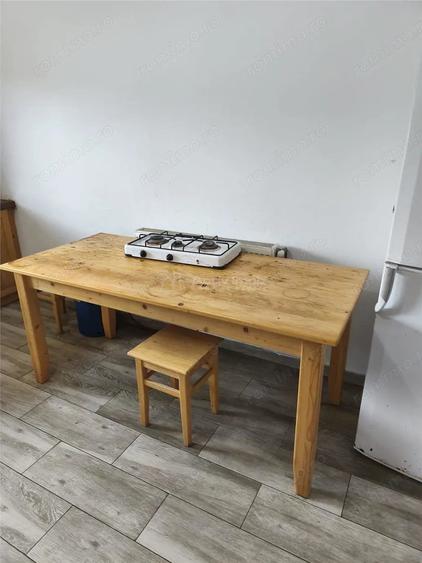 Casă cu 10 camere cu Teren 300 Mp în Cristian