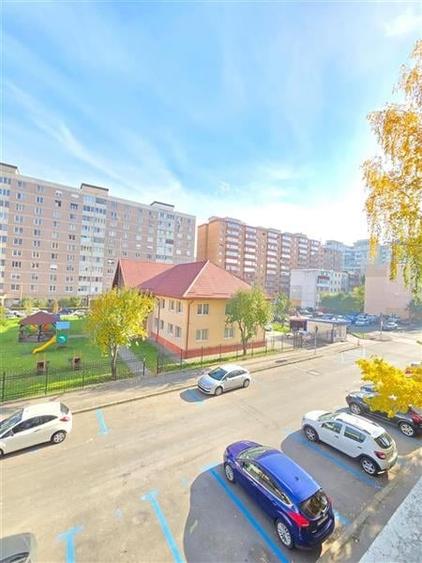 Apartament cu 3 camere circular, mobilat în Astra
