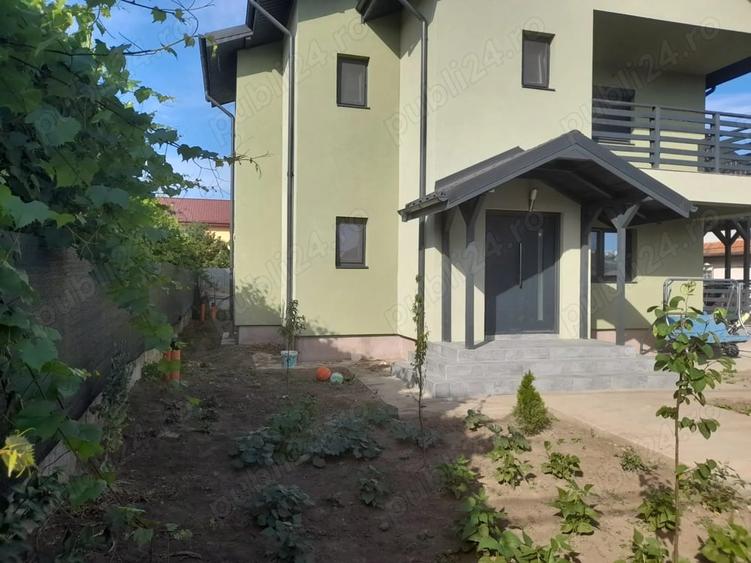 Casă cu 6 camere cu Teren 600 Mp în Central