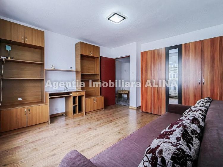 Garsonieră decomandată în Micro 15