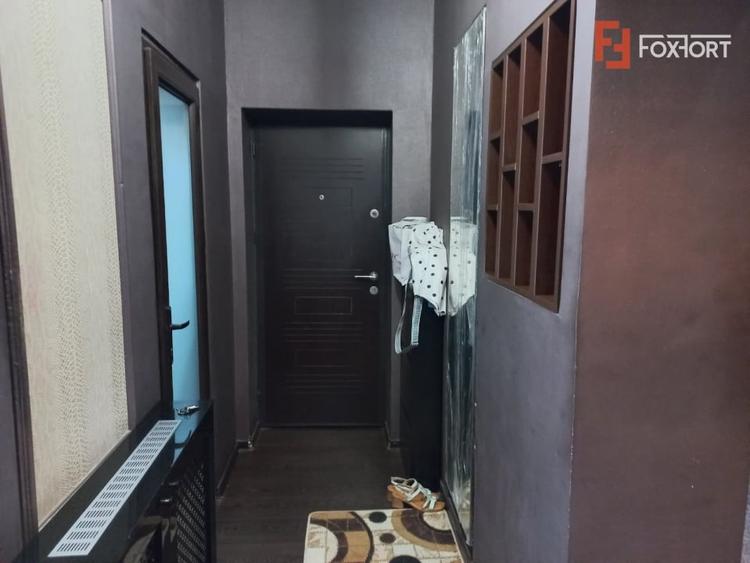 Apartament cu 3 camere semidecomandat, mobilat în Traian
