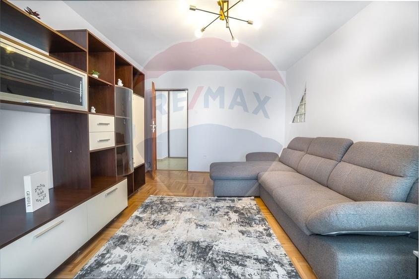 COMISION 0!!! Apartament cu 3 camere, complet renovat,  de închiriat! - 2