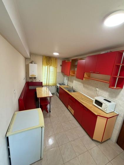 Inchiriez apartament cu o camera - 9