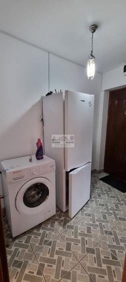 Garsonieră decomandată, mobilată în Est