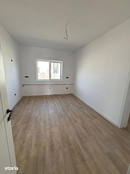 Apartament cu 4 camere în Moșnița Nouă
