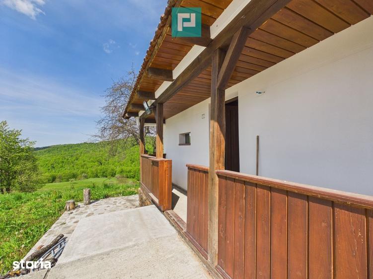 Casă cu 3 camere cu Teren 2000 Mp în Central