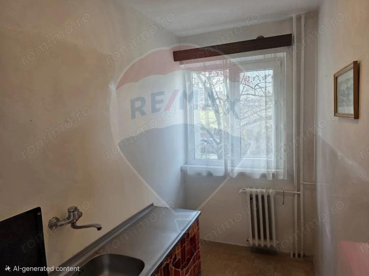 Apartament cu 3 camere semidecomandat în Take Ionescu