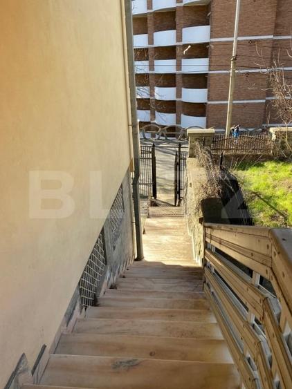 Casă individuală cu 7 camere cu Canalizare în Băile Herculane