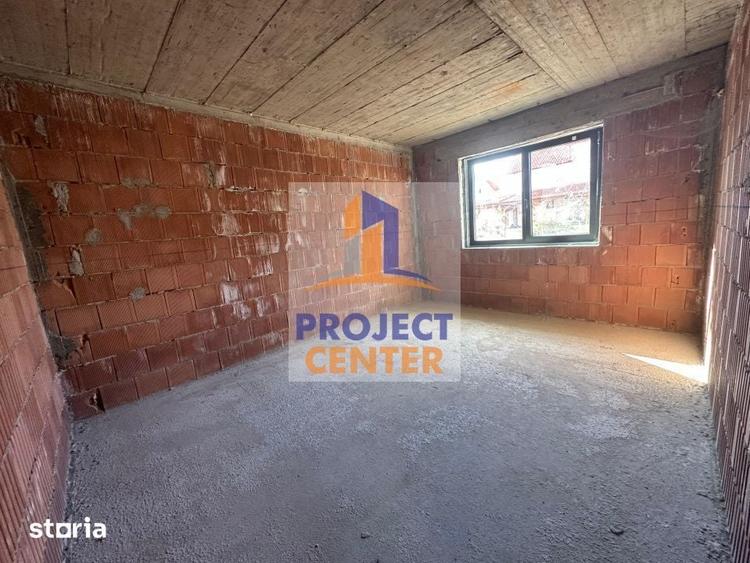 Casă cu 4 camere cu Teren 1043 Mp în Bascov